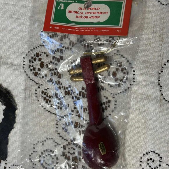 Vintage Commodore Christmas ornaments - Picture 5 of 10
